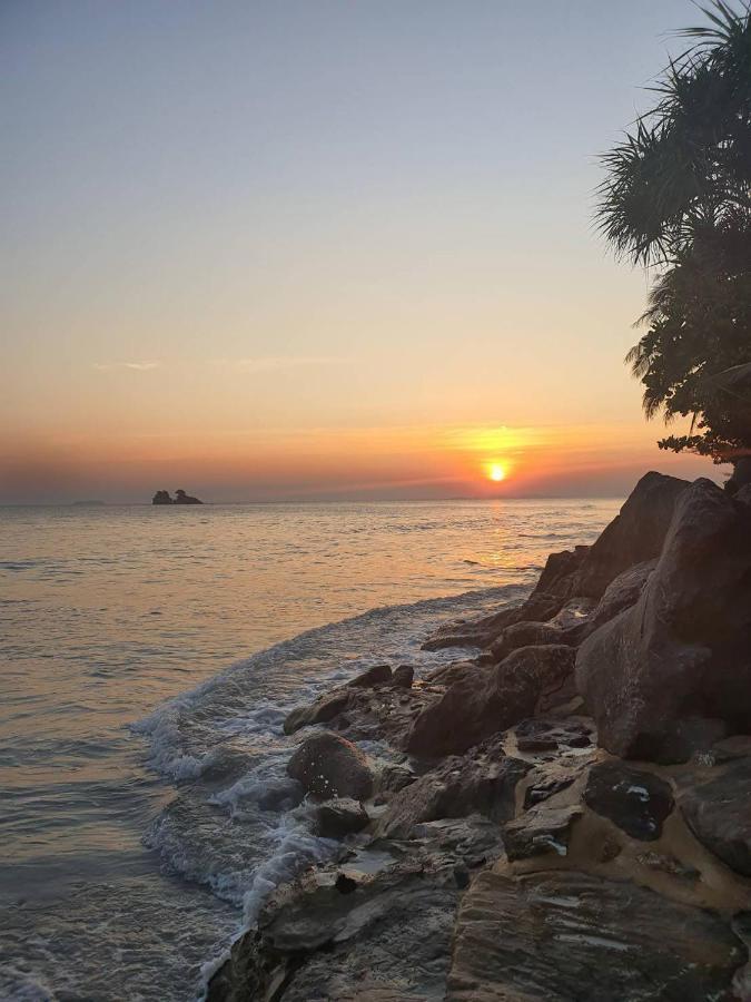 Beachfront Condo Escape 243 Rayong Esterno foto